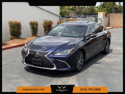 Used 2023 Lexus ES 300h w/ Premium Package