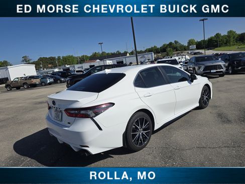 Used 2024 Toyota Camry SE FWD image 3
