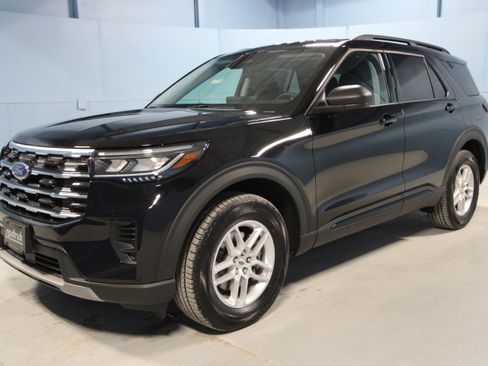 New 2026 Ford Explorer Active image 21