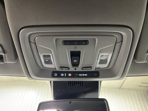 Used 2025 GMC Sierra 1500 SLT w/ SLT Premium Plus Package image 23