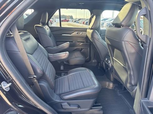 Used 2025 Ford Explorer ST-Line w/ Premium Package image 15