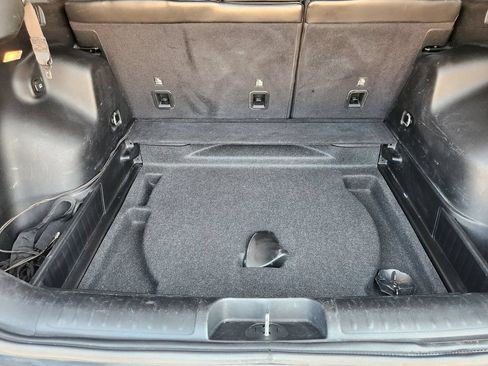 Used 2019 Jeep Cherokee Limited FWD image 34