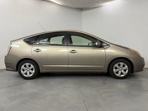 Used 2007 Toyota Prius Touring image 2