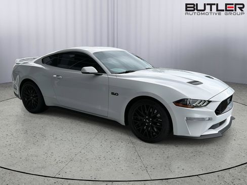 Used 2018 Ford Mustang GT Premium w/ GT Performance Package RWD image 7