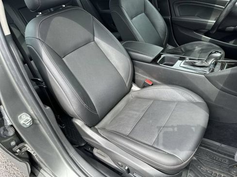 Used 2018 Buick Regal Essence w/ Driver Confidence Package #1 AWD/4WD image 26