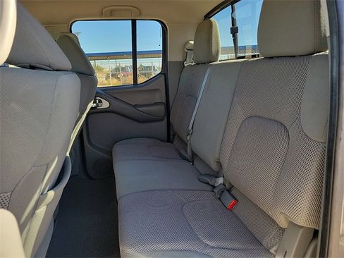 Used 2021 Nissan Frontier SV w/ Midnight Edition Floor Mats image 8