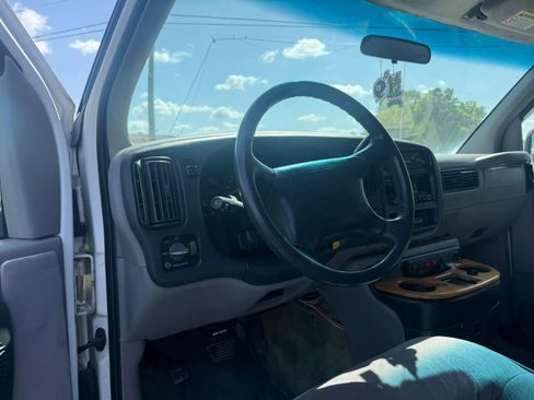 Used 1997 Chevrolet Express 1500 RWD image 12