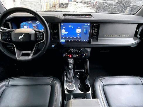 Certified 2025 Ford Bronco Badlands AWD/4WD image 16