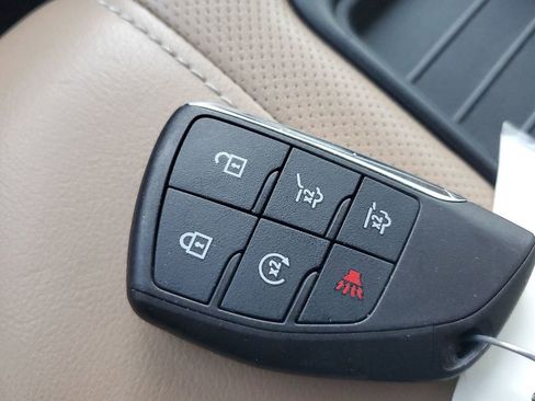 Used 2021 Chevrolet Tahoe Premier w/ Premium Package image 40