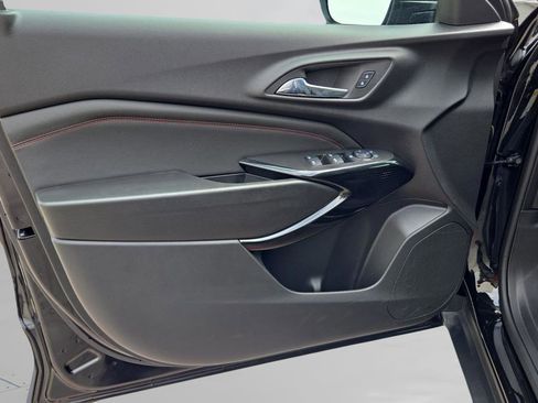 Used 2025 Chevrolet Trax RS w/ Sunroof Package image 28