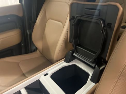 Used 2025 Land Rover Defender 110 S image 34