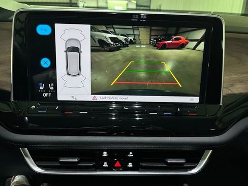 Used 2025 Volkswagen Atlas SE image 17