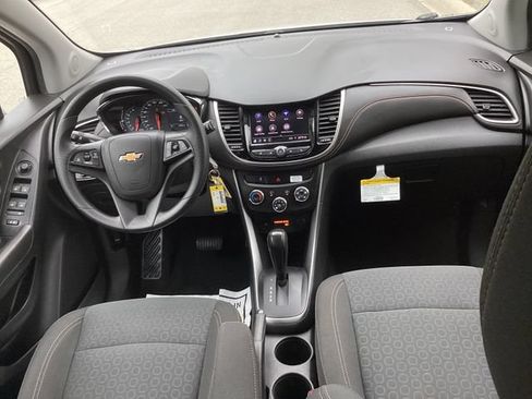 Used 2020 Chevrolet Trax LS w/ Tint and Cruise Package FWD image 9