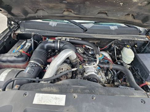 Used 2008 Chevrolet Silverado 2500 LTZ w/ Suspension Package, Off-Road AWD/4WD image 9