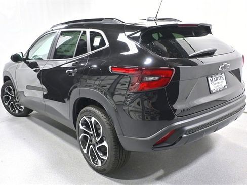 New 2025 Chevrolet Trax RS w/ Sunroof Package image 6