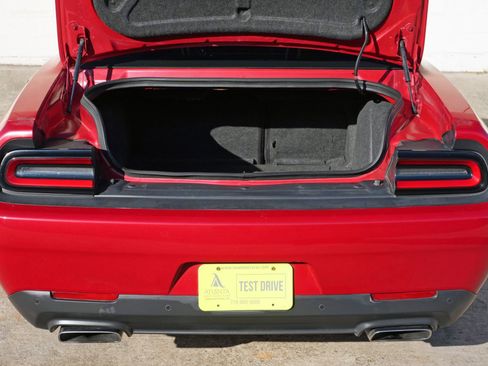 Used 2016 Dodge Challenger R/T Scat Pack w/ Leather Interior Group RWD image 9