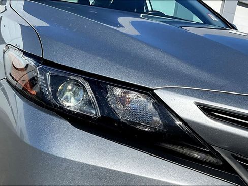 Used 2024 Toyota Camry SE image 31