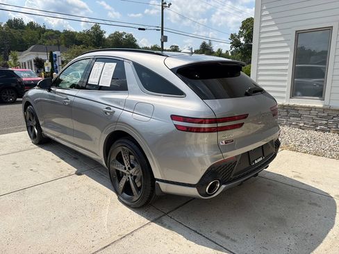 Used 2025 Genesis GV70 3.5T Sport w/ Sport Advanced Package AWD/4WD image 11