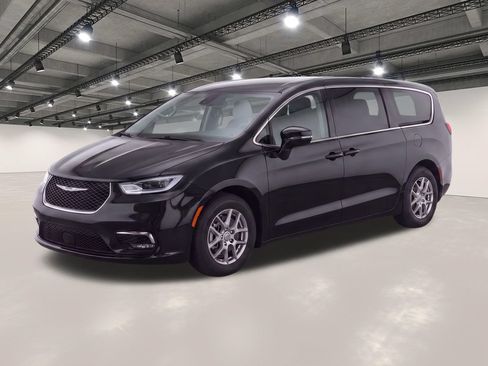Used 2024 Chrysler Pacifica Touring-L FWD image 1