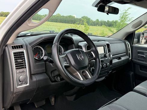 Used 2022 RAM 1500 Classic SLT RWD image 4