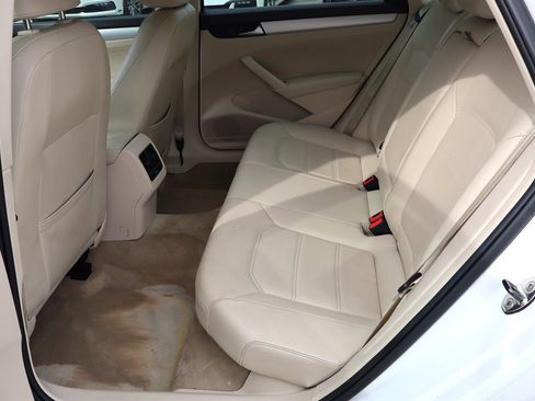 Used 2013 Volkswagen Passat TDI SE FWD image 16