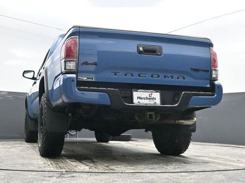 Used 2018 Toyota Tacoma SR image 36