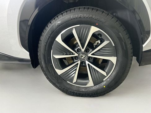 Used 2023 Lexus RZ 450e Premium w/ Technology Package AWD/4WD image 11