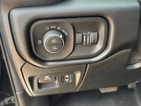Used 2019 RAM 1500 Big Horn AWD/4WD image 9
