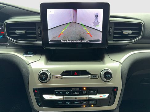 Used 2022 Ford Explorer XLT w/ Equipment Group 202A RWD image 27