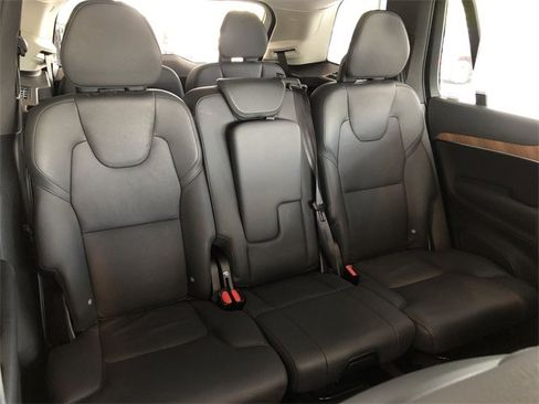 Used 2025 Volvo XC90 B6 Plus image 18