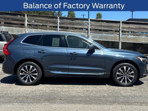 Used 2023 Volvo XC60 B5 Plus AWD/4WD image 3