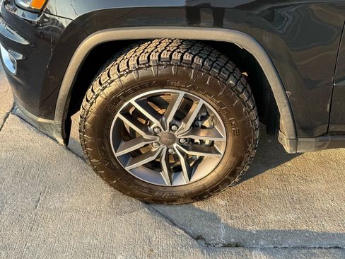 Used 2021 Jeep Grand Cherokee Limited image 48