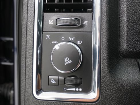 Used 2014 RAM 3500 Laramie w/ Convenience Group image 22