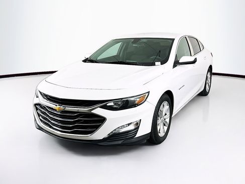 Used 2020 Chevrolet Malibu LT image 3