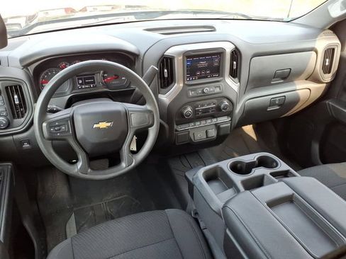 Used 2020 Chevrolet Silverado 1500 Custom w/ Custom Value Package AWD/4WD image 17