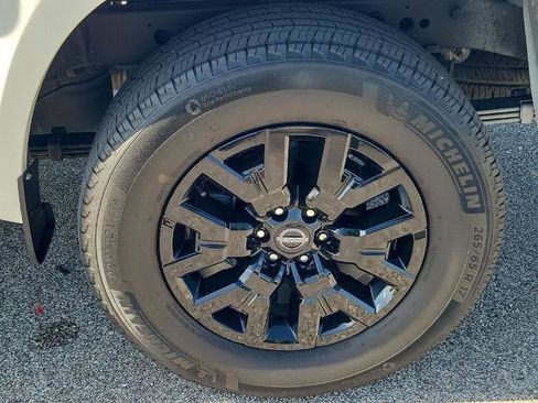 Certified 2023 Nissan Frontier SV AWD/4WD image 13