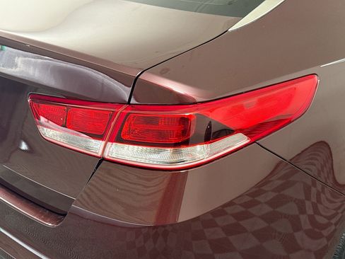 Used 2016 Kia Optima LX w/ LX Convenience Package image 33
