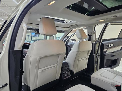 Used 2018 Ford Explorer Platinum AWD/4WD image 27