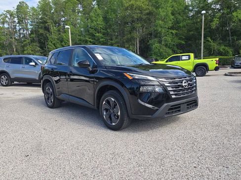 Certified 2025 Nissan Rogue SV FWD image 2