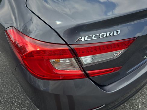 Used 2018 Honda Accord Touring image 33