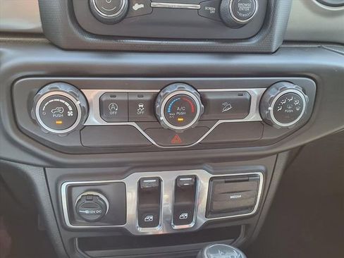 Used 2018 Jeep Wrangler Sport image 24