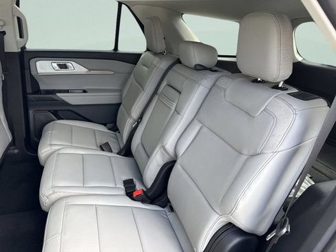 Used 2026 Ford Explorer Active w/ Active Comfort Package RWD image 40