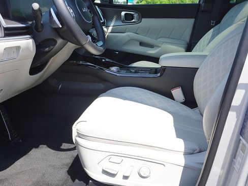 Used 2025 Kia Sorento SX Prestige AWD/4WD image 32