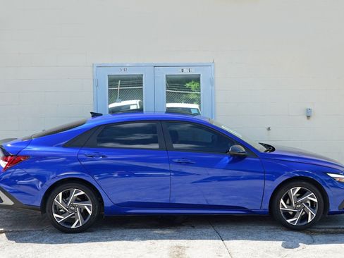 Used 2025 Hyundai Elantra SEL FWD image 49