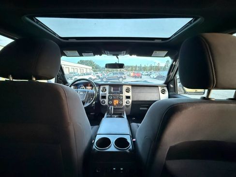Used 2017 Ford Expedition EL XLT AWD/4WD image 23