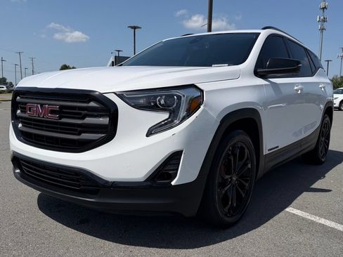 Used 2021 GMC Terrain SLT w/ Elevation Edition FWD image 3