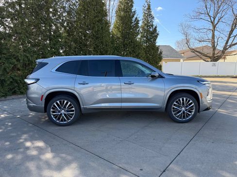 New 2026 Buick Enclave Avenir w/ Super Cruise Package AWD/4WD image 31