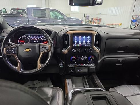 Used 2022 Chevrolet Silverado 3500 High Country w/ Safety Package II AWD/4WD image 17