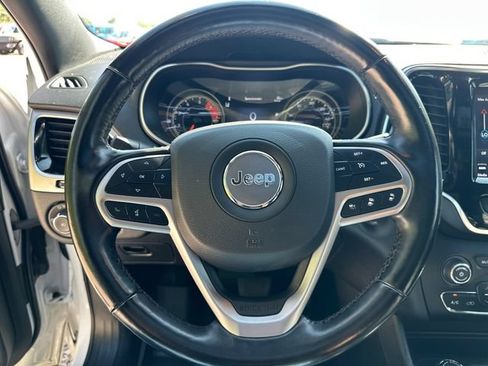 Used 2021 Jeep Cherokee High Altitude AWD/4WD image 28