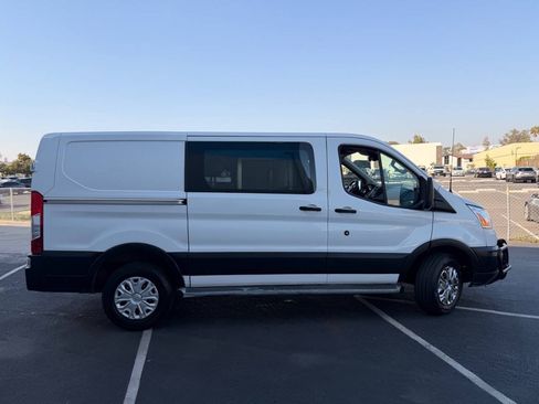 Used 2019 Ford Transit 250 130 Low Roof w/ Exterior Upgrade Package RWD image 7
